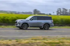 2025 INFINITI QX80 Dynamic Image 10.webp