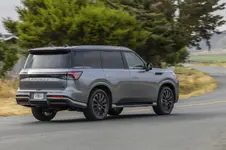 2025 INFINITI QX80 Dynamic Image 13.webp