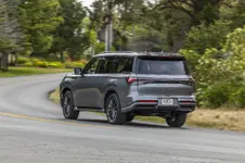 2025 INFINITI QX80 Dynamic Image 15.webp