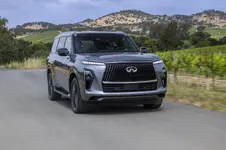 2025 INFINITI QX80 Dynamic Image 16.webp