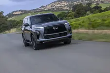 2025 INFINITI QX80 Dynamic Image 19.webp