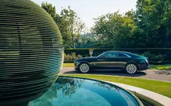 -rolls-royce-spectre-at-the-hurlingham-club-2399px.webp