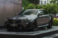 BMW-M5-G90-Frozen-Deep-Grey-Live-Prag-2024-06.webp