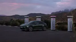 04_Macan_4S_Charging_Station.webp