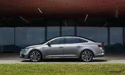 2016-Renault-Talisman-17.webp
