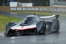 16578-Two-timeFormula1WorldChampionMikaHkkinendrivestheMcLarenSolusGTattheGoodwoodFestivalofS...webp