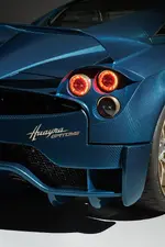 Pagani-Huayra-Epitome_8_Posteriore_Dettaglio-luci.webp