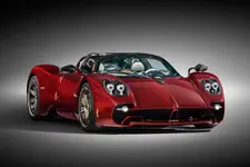 Pagani-Utopia-Roadster-010401-Tre-quarti-anteriore-aperta-portiere-chiuse.webp