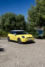 P90556727-mini-cooper-e-07-2024-999px.webp