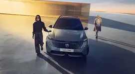 PEUGEOT_E5008_2403_EXT (9).webp