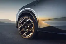 PEUGEOT_E5008_2403_EXT (33).webp