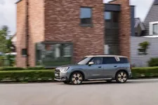 P90528212-mini-countryman-se-all4-10-2023-2250px.webp