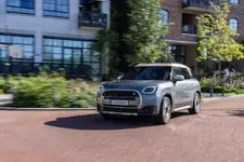 P90528199-mini-countryman-se-all4-10-2023-2250px.webp
