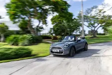P90567043-mini-cooper-s-convertible-10-2024-2250px.webp
