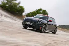 the-mini-john-cooper-works-electric-10-2024-2250px.webp