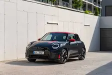 the-mini-john-cooper-works-electric-10-2024-2250px.webp