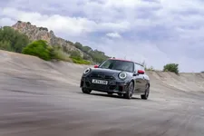 P90573920-mini-john-cooper-works-10-2024-2250px.webp