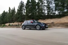 P90573932-mini-john-cooper-works-10-2024-2250px.webp