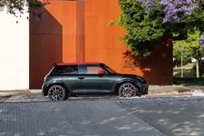 P90573958-mini-john-cooper-works-10-2024-2250px.webp