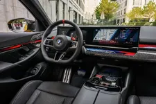 P90575490-the-all-new-bmw-m5-10-2024-2250px.webp
