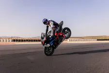 P90572488-the-new-bmw-m-1000-rr-10-2024-2248px.webp