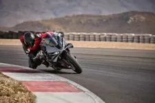 -bmw-presents-the-new-bmw-s-1000-rr-10-2024-2248px.webp