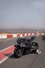 -bmw-presents-the-new-bmw-s-1000-rr-10-2024-1000px.webp