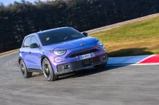 Abarth 600e Scorpionissima_06.webp