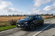 Abarth 600e Turismo_ Venom Black.webp