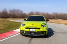 Abarth 600e Turismo(04).webp