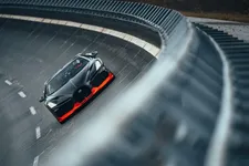 11 BUGATTI W16 Mistral World Record.webp