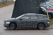 2026-bmw-ix3-neue-klasse-sheds-more-camo-shows-off-reasonably-sized-kidney-thing_16.webp