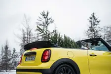 2734-mini-cooper-cabrio-s-in-winter-12-2024-2250px.webp