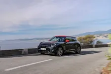 cooper-se-in-john-cooper-works-trim-12-2023-2250px.webp