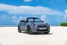 P90567090-mini-cooper-s-convertible-10-2024-2250px.webp