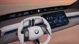 P90583981-bmw-panoramic-idrive-2665px.webp