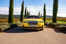 s-ii-innovator-finished-in-semaphore-yellow-2249px.webp