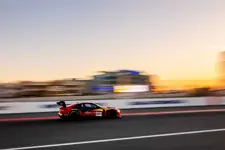 series-24-hours-dubai-customer-racing-parad-2250px.webp
