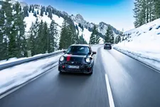 85069-mini-cooper-john-cooper-works-01-2025-2250px.webp