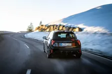 85074-mini-cooper-john-cooper-works-01-2025-2250px.webp