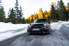 85078-mini-cooper-john-cooper-works-01-2025-2250px.webp