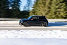 85082-mini-cooper-john-cooper-works-01-2025-2250px.webp