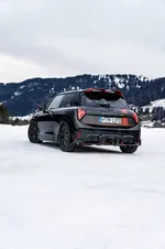 585102-mini-cooper-john-cooper-works-01-2025-999px.webp