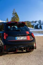 585108-mini-cooper-john-cooper-works-01-2025-999px.webp