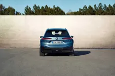 -xdrive60-arctic-race-blue-metallic-01-2025-2250px.webp