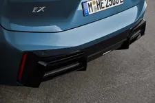 -xdrive60-arctic-race-blue-metallic-01-2025-2250px.webp