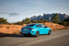 w-m235-xdrive-gran-coupe-miami-blue-02-2025-2250px.webp