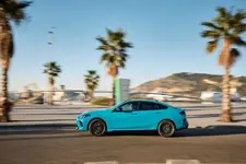 w-m235-xdrive-gran-coupe-miami-blue-02-2025-2250px.webp
