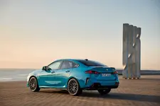 w-m235-xdrive-gran-coupe-miami-blue-02-2025-2250px.webp