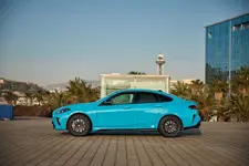 w-m235-xdrive-gran-coupe-miami-blue-02-2025-2250px.webp